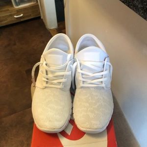 Nike Stefan Janoski - all white - size 10